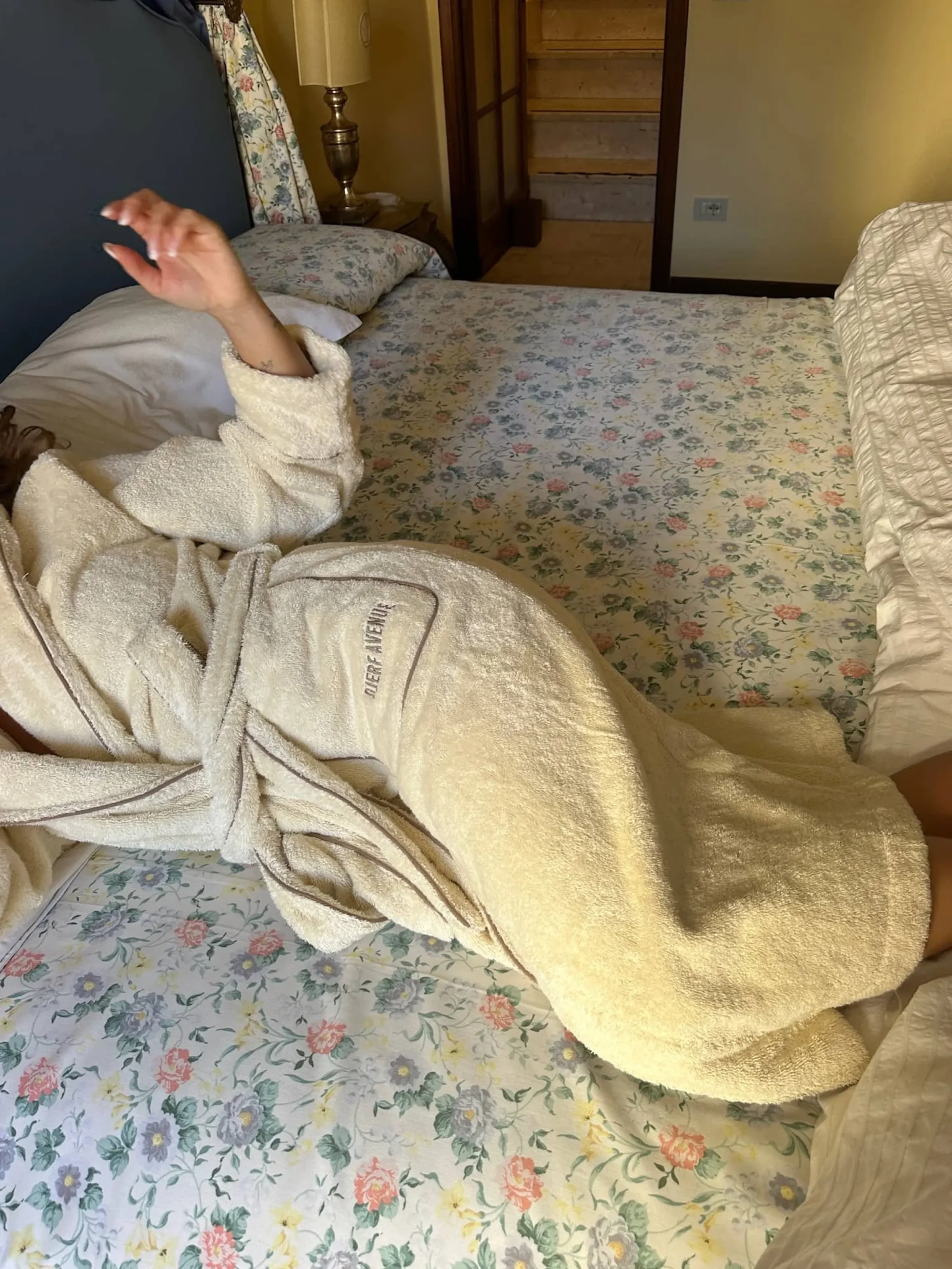 Djerf Avenue Bath Robe Creamy Oat Hot