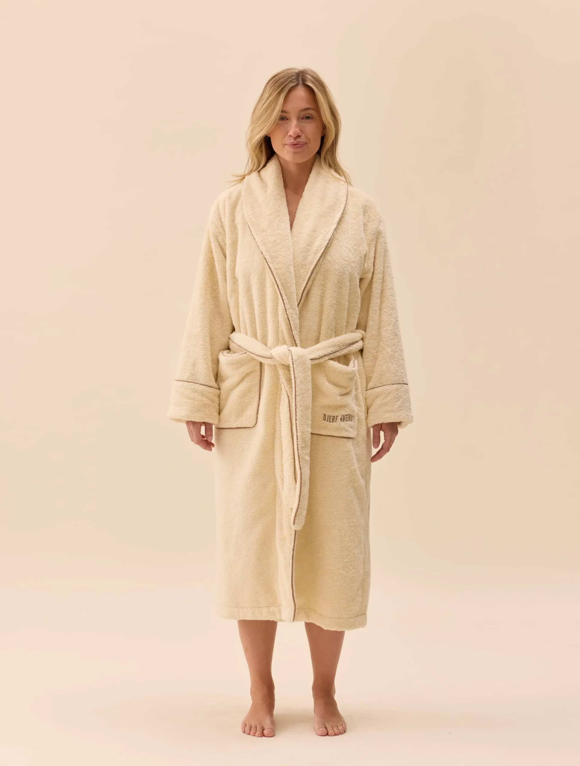 Djerf Avenue Bath Robe Creamy Oat Hot