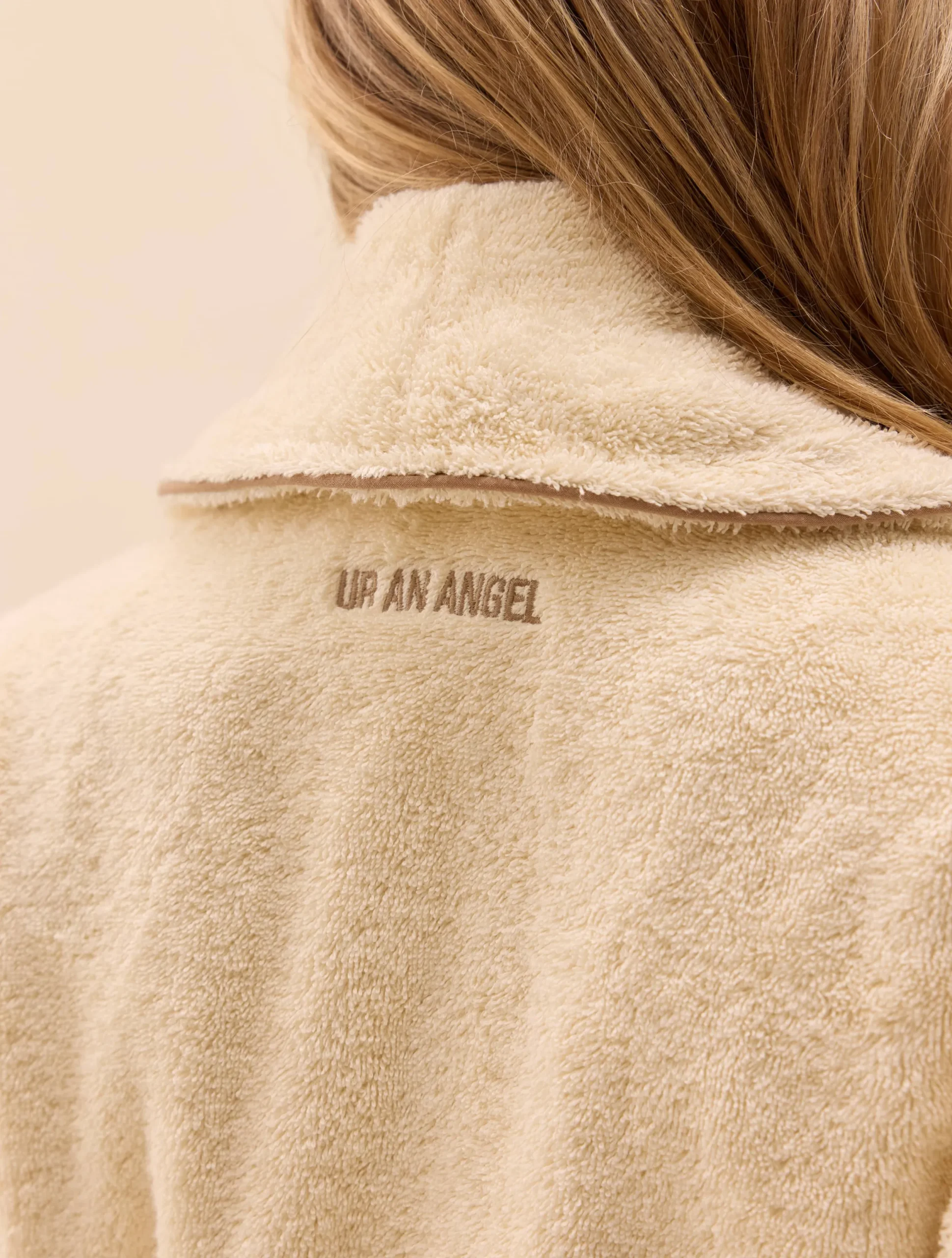 Djerf Avenue Bath Robe Creamy Oat Hot