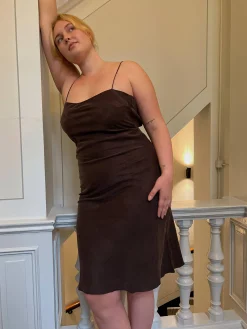 Djerf Avenue Dream Dress Midi Dark mocha Online