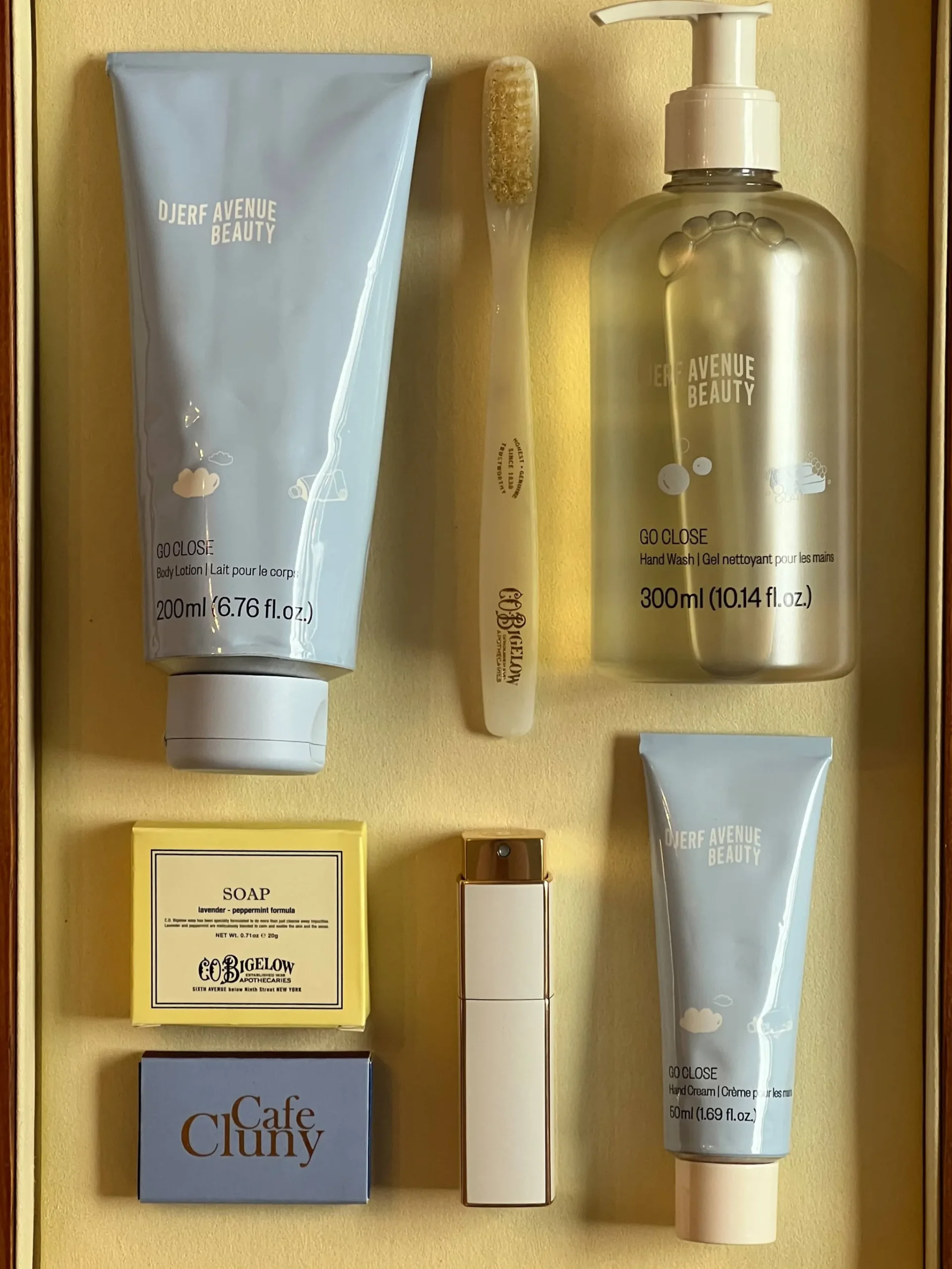 Djerf Avenue Go Close Hand Cream