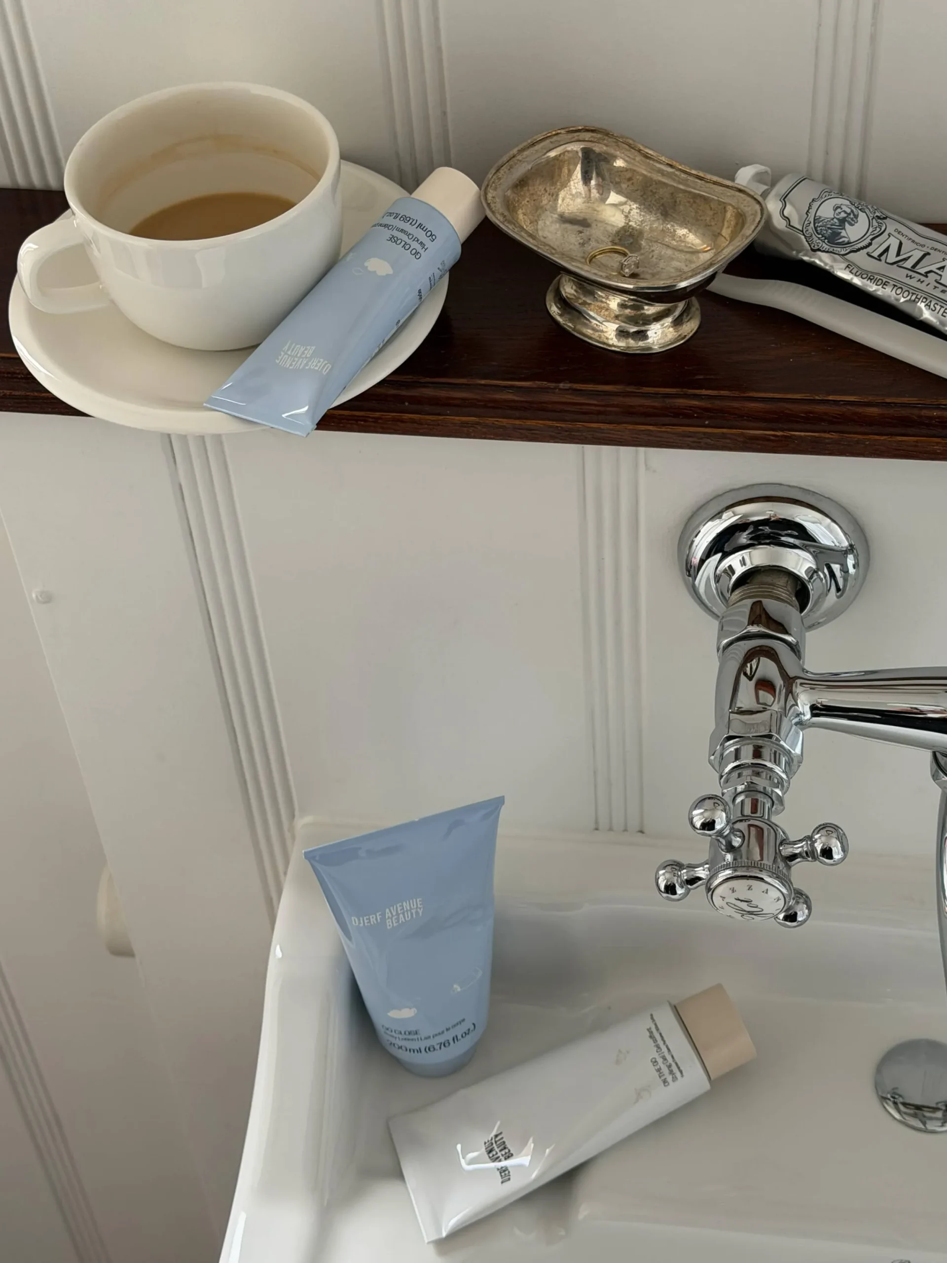 Djerf Avenue Go Close Hand Cream