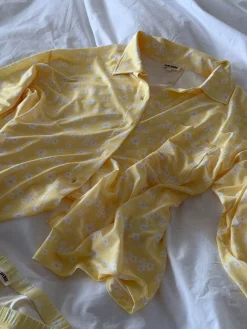 Djerf Avenue Go Slow Shirt Lemon Cake