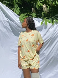 Djerf Avenue Go Slow Tee Fruit Hot